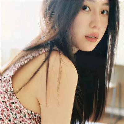 弯曲幸运草海报