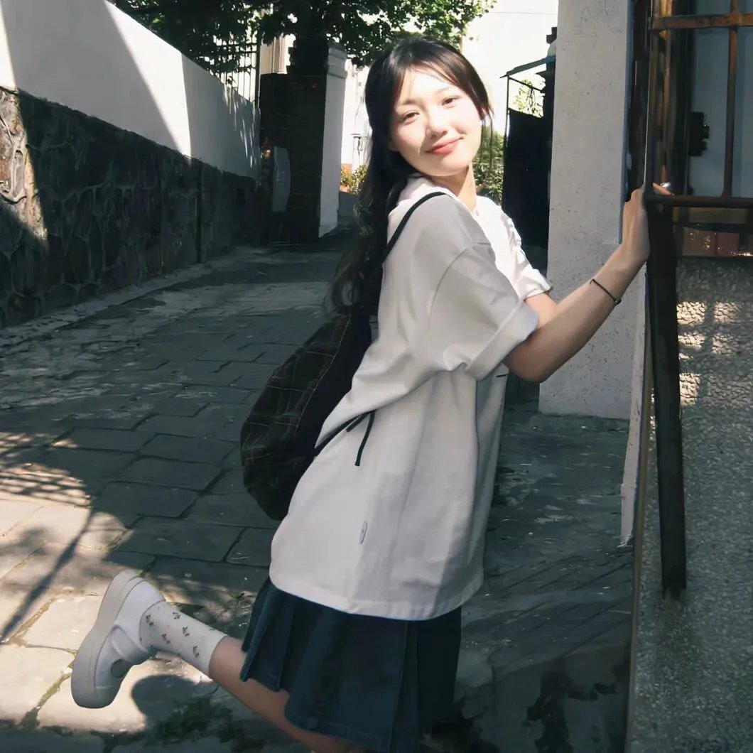 剧场版 白箱海报